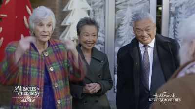 And, contrary
to popular opinion, - Debbie Macomber's A Mrs. Miracle Christmas