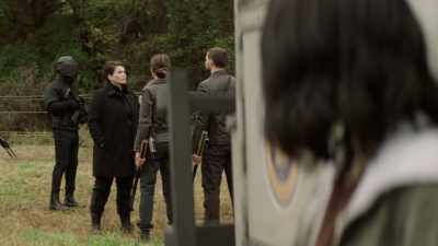 And we could only spareone helicopter for the trip. - The Walking Dead: World Beyond