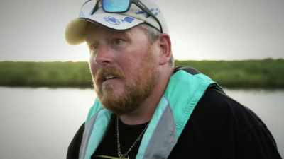  And this couldn't make it. - Deadliest Catch: Bloodline
