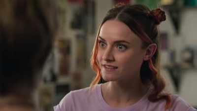 - And Dad's a...policeman.
- Does he work with Kyra's dad? - The Bureau of Magical Things