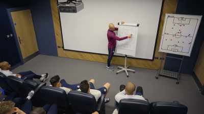 ...and Dani, Alex have to attack that guy, - All or Nothing: Manchester City