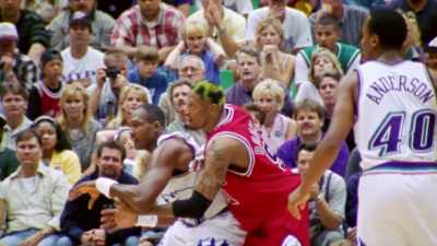 And Dennis and Malone
had been fighting all game. - The Last Dance