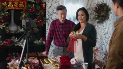 And despite what
happened last night, - A Big Fat Family Christmas