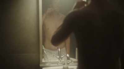 -: And where did you run to?
-: I ran to Paris. - Inside the Mind of a Con Artist