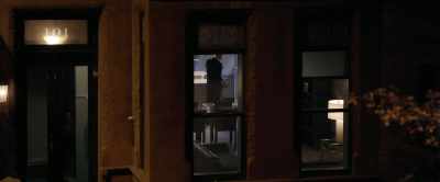 -And we didn't scream.
-I heard… - The Woman in the Window