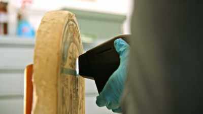 ..and discover deadly poisons. - Tutankhamun: Secrets of the Tomb