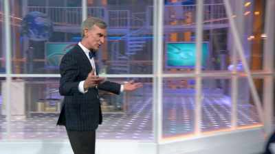 And to discuss this,
to help me sort all this out, - Bill Nye Saves the World