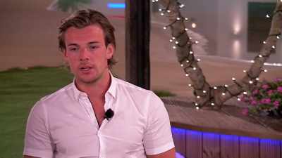 And do you know what,
he needs a fucking
wake up call - Love Island