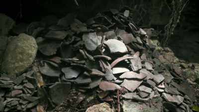 And down below
there's been another find. - Lost Treasures of the Maya