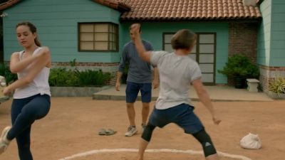 And down, Sam,
left arm up. - Cobra Kai