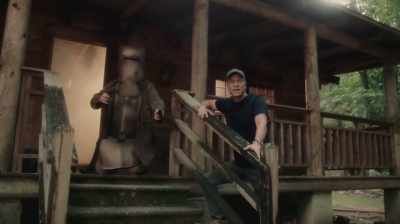 And his elbow is exposed
along with his shoulder. - Six Degrees with Mike Rowe