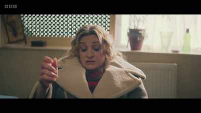 And every time she goes
into the downstairs bathroom, - Am I Being Unreasonable?
