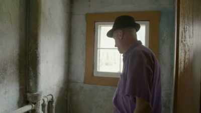 And everybody looks here
and they say, - Mysteries of the Abandoned