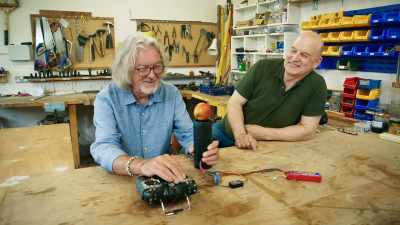 ...and find answers
to the many problems - James May and the Dull Men