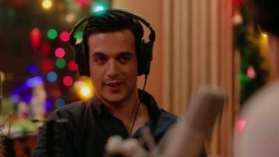And this food critic came in - Jingle All the Way to Love