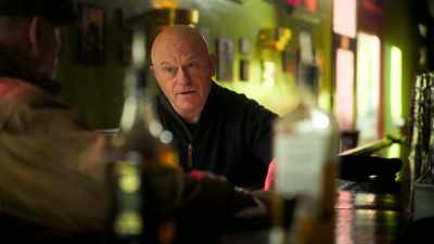 - And force them either into jail
or to go elsewhere to do business. - Ross Kemp: Mafia and Britain