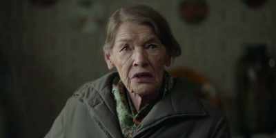 And Frank packs her suitcase - Elizabeth Is Missing