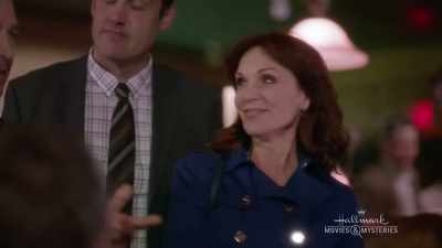 - And getting me to agree
to sell my old place - The Julius House: An Aurora Teagarden Mystery