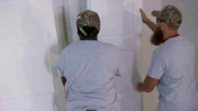 And to give this place
even more style, - Zombie House Flipping