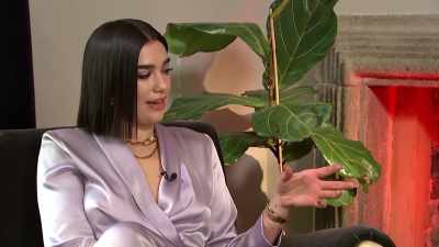 And given what happened
the year before, - Dua Lipa: Elevating