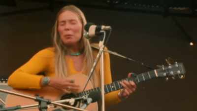 And she goes from the simple
three-chord stuff - Music Box: Yacht Rock: A DOCKumentary