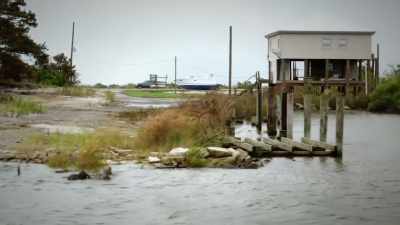 And you got power that will
not be restored here for... - Deadliest Catch: Bloodline