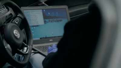 ..and GPS data is extracted from
the onboard computers of both cars. - The Detectives: Fighting Organised Crime