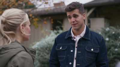 - And your grandfather?
- He signed off. - A Bluegrass Christmas