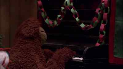 And you guys have been
dancing together for a long time? - It's a Very Merry Muppet Christmas Movie
