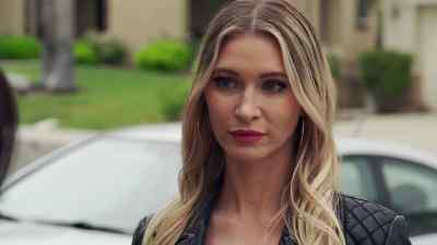 And your hair and makeup
always looks amazing. - She's Obsessed With My Husband