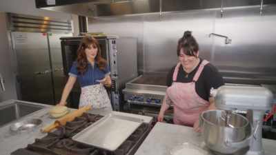 - And you have to use butter
sometimes, right?
- Yeah, it's the basis - What Am I Eating? With Zooey Deschanel