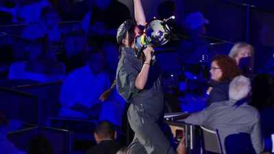 And having a singer like that
to work off of, - Jeff Beck: Still on the Run