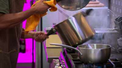 And having never used
this pressure cooker before, - Secret Chef