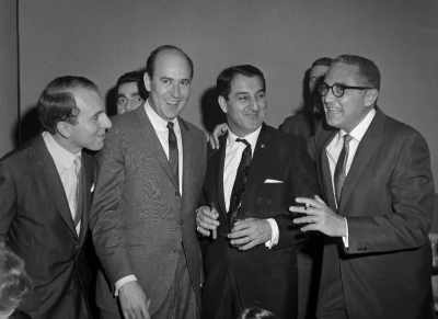 And he had a meeting
with Sheldon Leonard, - Being Mary Tyler Moore