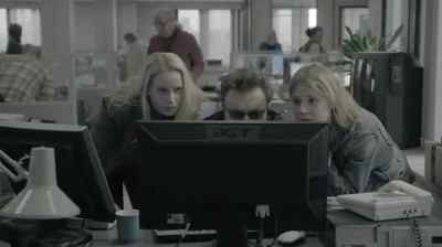 - And when he entered?
- The same side faced the camera. - The Bridge