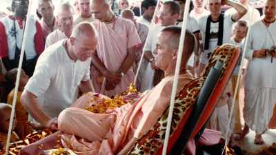 And once he survived that,
he became more extreme. - Krishnas: Gurus. Karma. Murder.