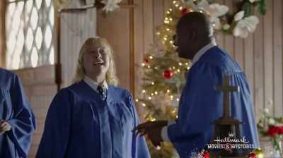 ♪ And Heaven and nature sing ♪ - Time for Me to Come Home for Christmas
