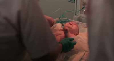 And here's our little Louise... - Sage homme