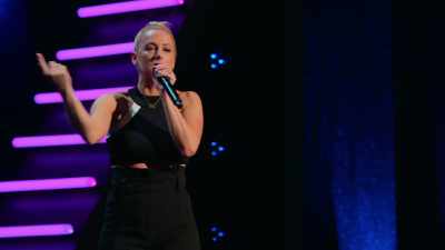 And because he's a boy,
he gets an unencumbered 360-view - Iliza Shlesinger: Unveiled