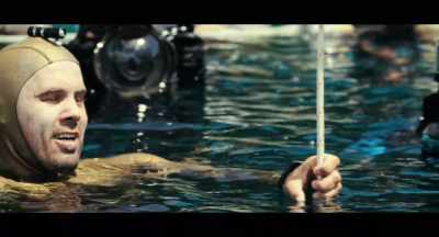 And he's giving the okay signal - Freediver