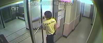 And he's wearing
the same yellow T-shirt - Don't F**k with Cats: Hunting an Internet Killer