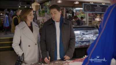 And I am teaching her
about great food, - Love on the Menu