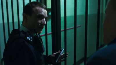 And I beg you, please,
please to do-- - Lost in London