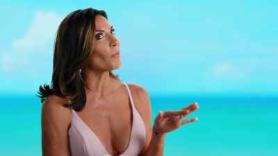 And I can feel
when a guy likes to flirt. - The Real Housewives Ultimate Girls Trip