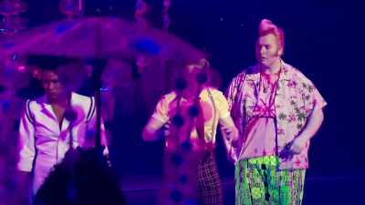 - And I can take a hint.
- You can't leave. - The SpongeBob Musical: Live on Stage!