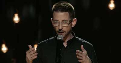 And I can't explain to you
how normal this doctor's office was. - Neal Brennan: 3 Mics