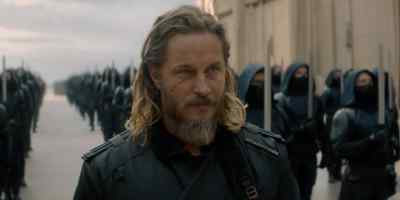 And I charge you,
Desmond Hart,
as my new Bashar. - Dune: Prophecy