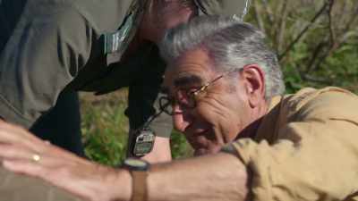 - And I don't blame him!
- [chuckles] - The Reluctant Traveler with Eugene Levy