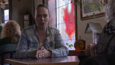 And I don't want my daughter
in those situations. - Inmate to Roommate