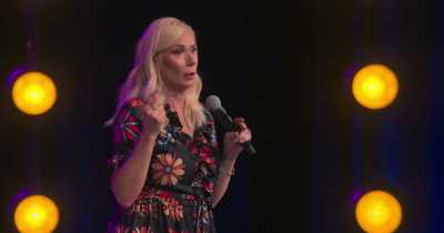 And I get so torn up
that I wanna take to the bed. - Leanne Morgan: I'm Every Woman